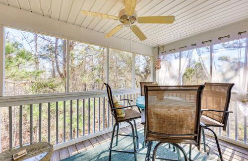 Marina and Beach Club Access Condo in Southport - Foto 26