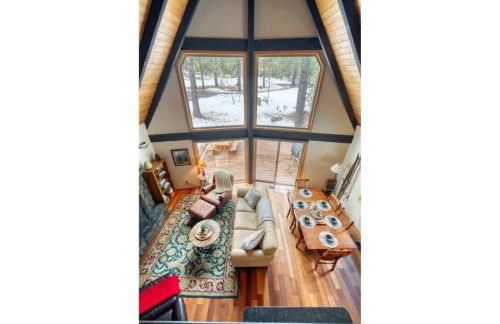 Spring Home 6 - Cozy 4BR Cabin in Black Butte Ranch w Fireplace - Foto 25