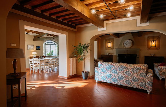 Villa in Tuscany With Pool & Panoramic Views - Photo 14