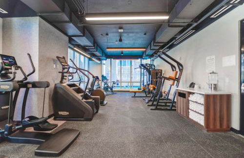 Exclusive Condo w Beautiful City Views and Full Amenities! - Foto 31