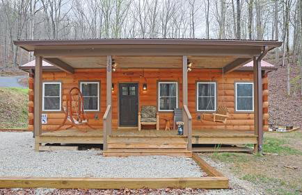 2BR Fishing Cabin w Fire Pit, Hot Tub, EV Charger - Foto 54