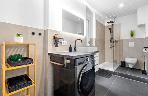 Moderne Suite bis zu 6 Personen - Central- free Parking - 3 Bedrooms - Netflix - Smart Home - Foto 32