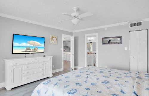 Eleuthera - 2x2 Fully Updated Old Town Waterfront Corner Condo - Photo 18