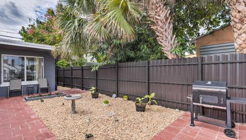 Inviting Apartment Less Than 2 Mi to Riviera Beach! - Foto 3