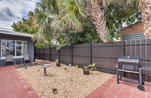 Inviting Apartment Less Than 2 Mi to Riviera Beach! - Foto 3