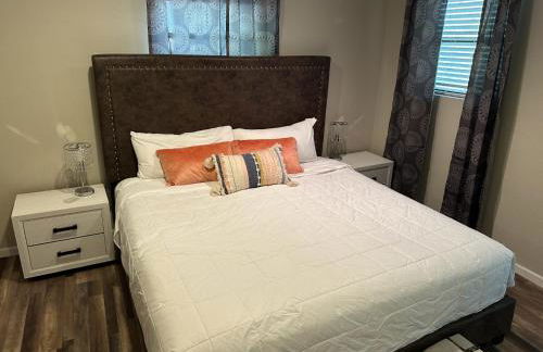 6bedrooms, ramp boat dock slips water toys, nice cove area - Foto 18