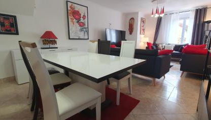 COQUELICOT - Spacieuse maison 172m2 - 4 chambres - Parking Privé & Wifi Gratuit - Foto 2