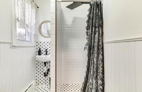 Game Room and Hot Tub! Cresco Family Home - Foto 17