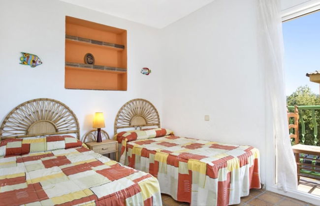 Del Pi in Blanes With 4 Bedrooms and 3 Bathrooms - Photo 4