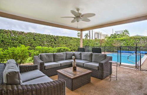 Riviera Beach Vacation Home with Pool Walk to Beach - Foto 26