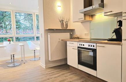 122qm-Apartment - 4 Zimmer I Zentral I Küche I Balkon I Parken I WLAN - Foto 8