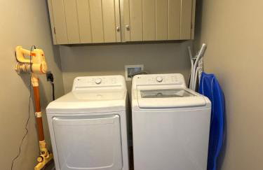 Private 2 Bedroom Lofted Garage Getaway - Foto 7