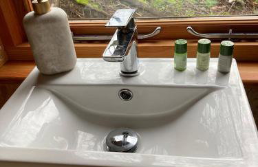 Bijou Cabin - Photo 2