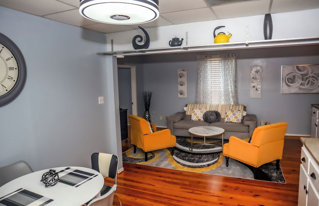 Downtown Cozy 2 BR Apt - 4min drive MardiGras Park - Photo 18