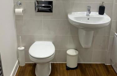 Lakeside 2 BED LUXURY APARTMENT No PARTIES No EVENTS Early Check-in Late Check- Out Allowed - Foto 12