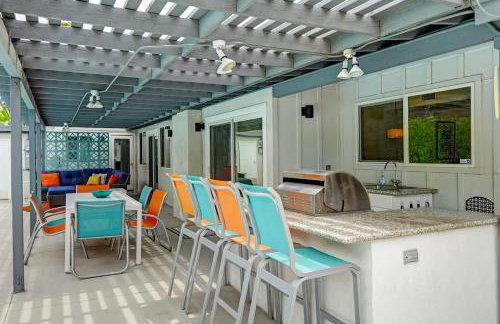 Teal and Tangerine Retreat - Alice Lodging - Foto 24