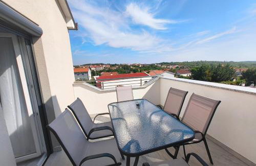 Apartments Ivana with the pool - Photo 7