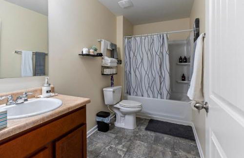 5BR Oasis with 3 Spa-Like Baths - Foto 27