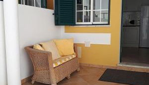 A Casinha da Tita - Moradia com Terraço - Foto 2