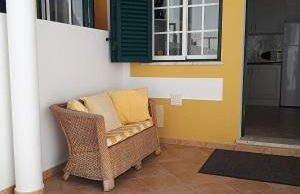 A Casinha da Tita - Moradia com Terraço - Foto 2