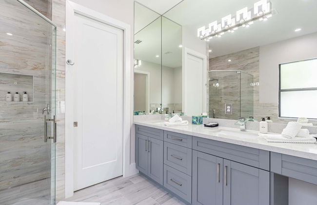 Sparkling new Vanderbilt Beach Luxury Escape - Photo 37