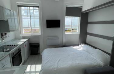 Seafront Studio Snug by the Sea - Sea Views - Foto 5