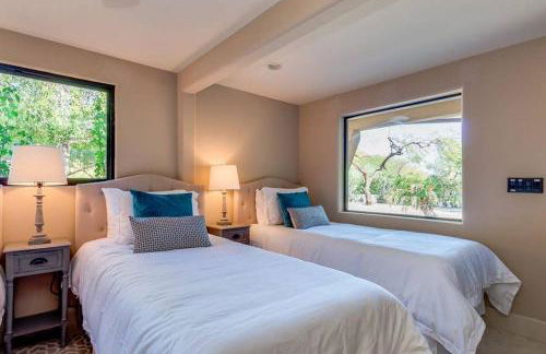 Estate Resort Style Oasis 6BDRM, 5.5 Bath Heated Pool with Misters - Foto 8