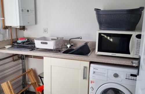 Sea Escape The Tardiis Beachfront location Aberavon beach Sea Views Driveway parking - Foto 19