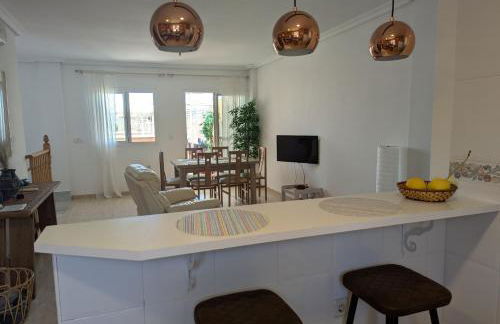 Preciosa casa con terraza y piscina R106 by Novadesta - Foto 5