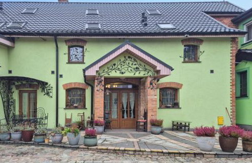 2 Bedroom Amazing Apartment In Obryta - Foto 1