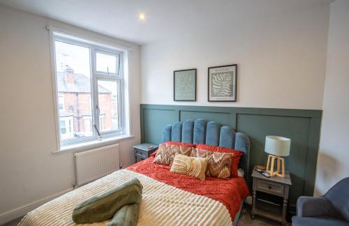 The Narrow House - Victorian house bursting with character & parking - Foto 37