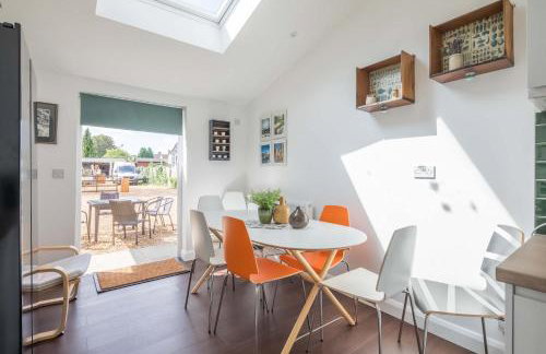 Modern 4-Bedroom Detached Home in Central Cambridge with Parking - Foto 43