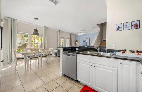 Townhouse 4Hab Lucaya Village Cerca Disney - Foto 6