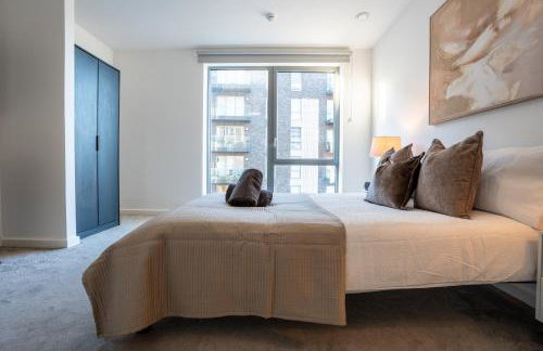 Central Wembley Stadium Luxe Stay with Pool Table - Foto 42