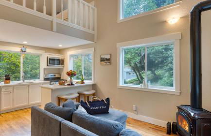 Cozy Cannon Beach Home Near Haystack Rock Downtown Steps from the Sea by AvantStay - Foto 2