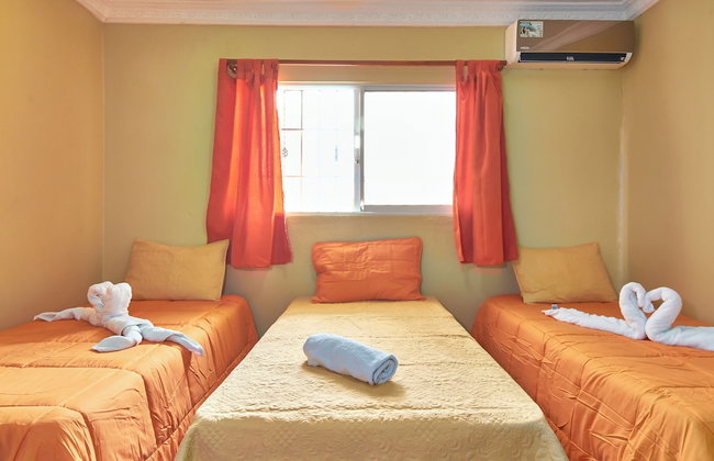 1-bedroom Apartment With 3 Single Beds Near SDQ Airport Fast Wi-fi & Free Pa - Foto 1