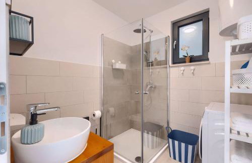 Romantisches Ferienhaus mit Jacuzzi, BBQ, WiFi - Foto 30