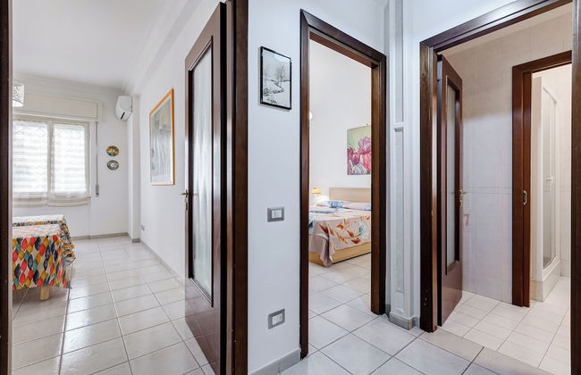 Cozy 2-Bedroom Flat with Balcony - Foto 40