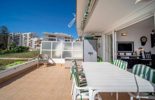 Sun-Drenched, Sea-View Apartment with Giant Patio! - Photo 72