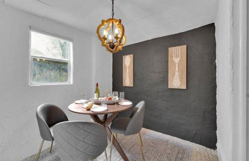 Designer spot - No Extra Fees - Palm Wave Says - Foto 20