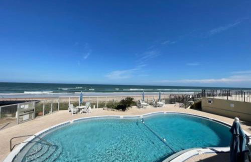 Cozy Ocean Condo with Pool Small Dog Friendly - Foto 1