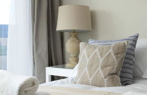 Stone Barn, contemporary barn conversion - Photo 12