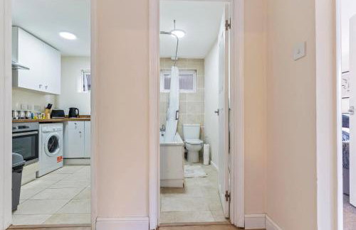 2 Bed Serviced Apartment in Surrey - Foto 11