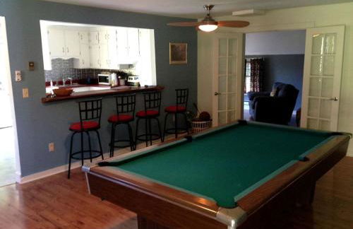 Pet-Friendly Cabin Rental for Family Getaway in Lexington, Virginia - Foto 8