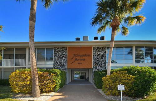 Walkable to Beach, Restaurants, Entertainment! - Photo 39