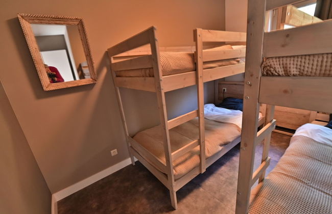 Modern Apartment in Belgium With Bubble Bath - Photo 3