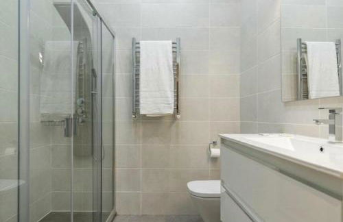 Amplio y Confortable en el Casco Viejo con Parking Privado - Foto 9