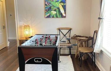 Luxury Heated Pool Home, Hot tub, King bed suite - Foto 29