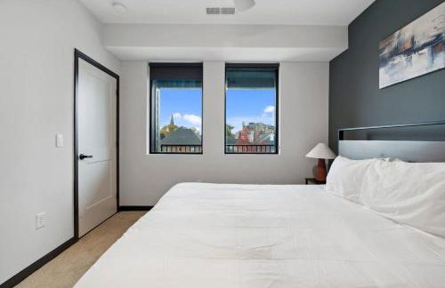 CozySuites Mass with parking lounge & roof deck #33 - Foto 2