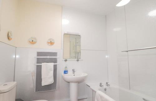 South Cottage - Photo 14